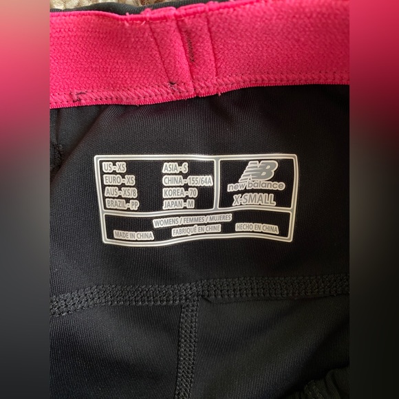 New Balance Lightning Dry Capri Pull On Running X-Small Black Red Leggings - Picture 5 of 11